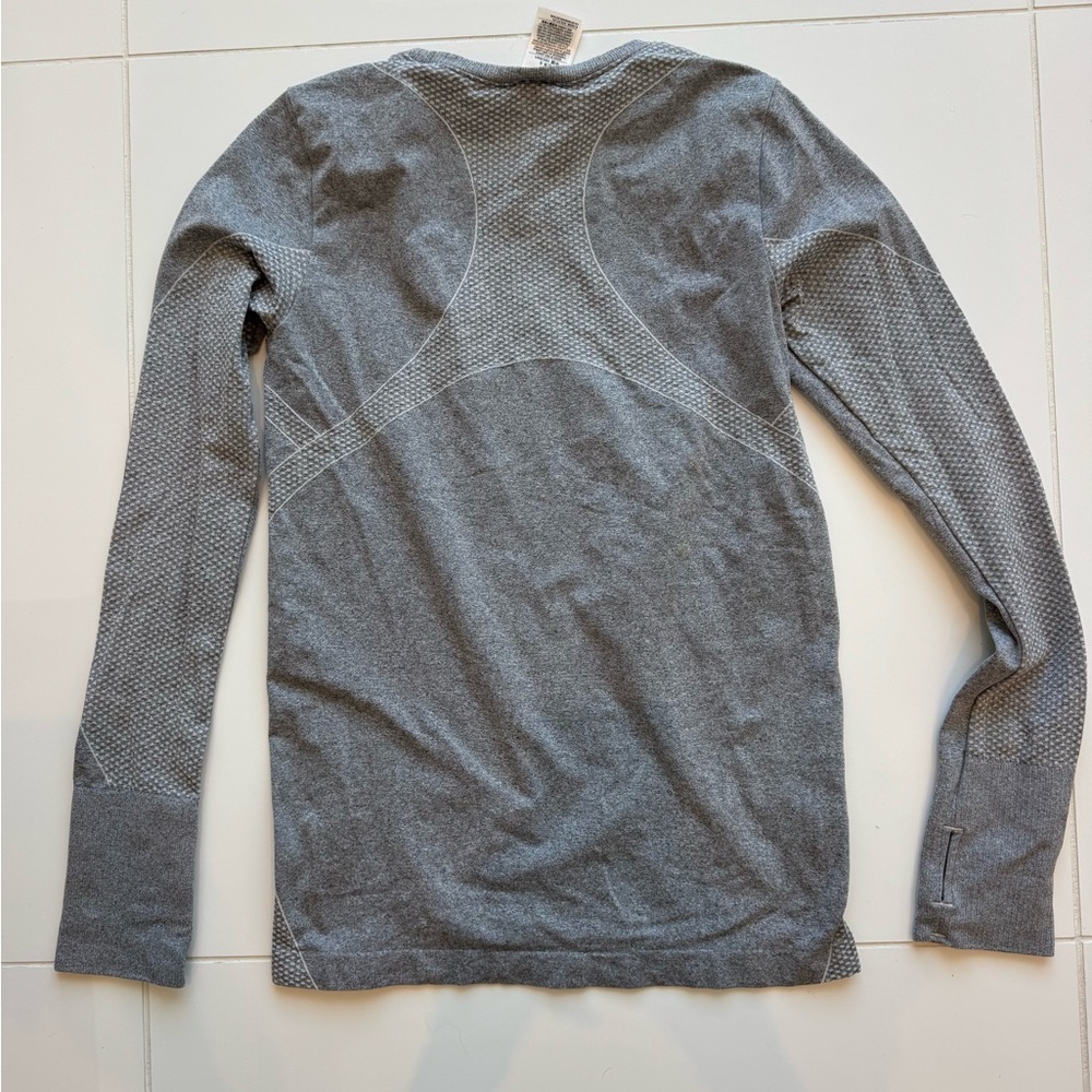 Gap Light Gray Patterned Athletic Long Sleeve Top… - image 4